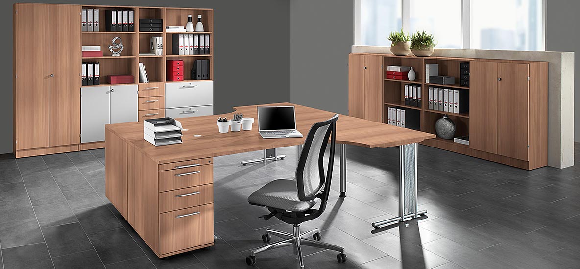 Möbelprogramm Prokura Nußbaum